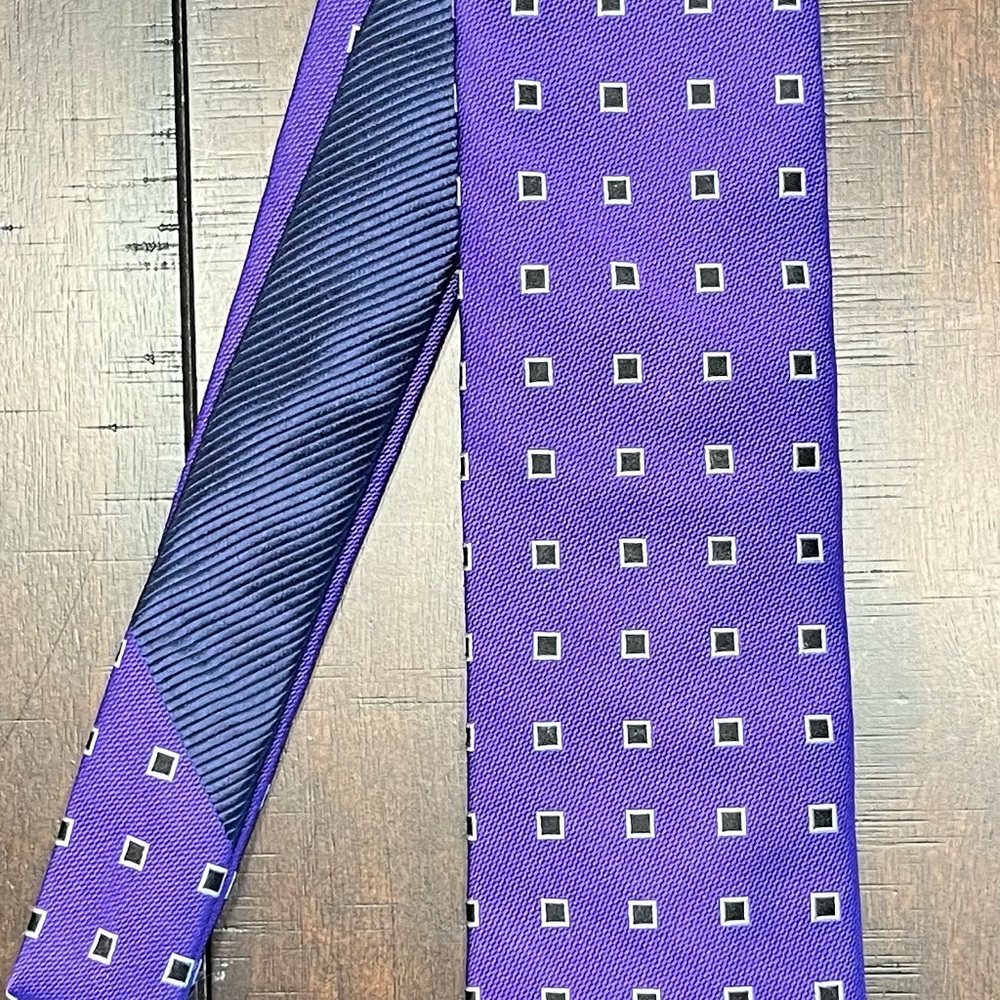 Roundtree and Yorke Purple Silk Tie